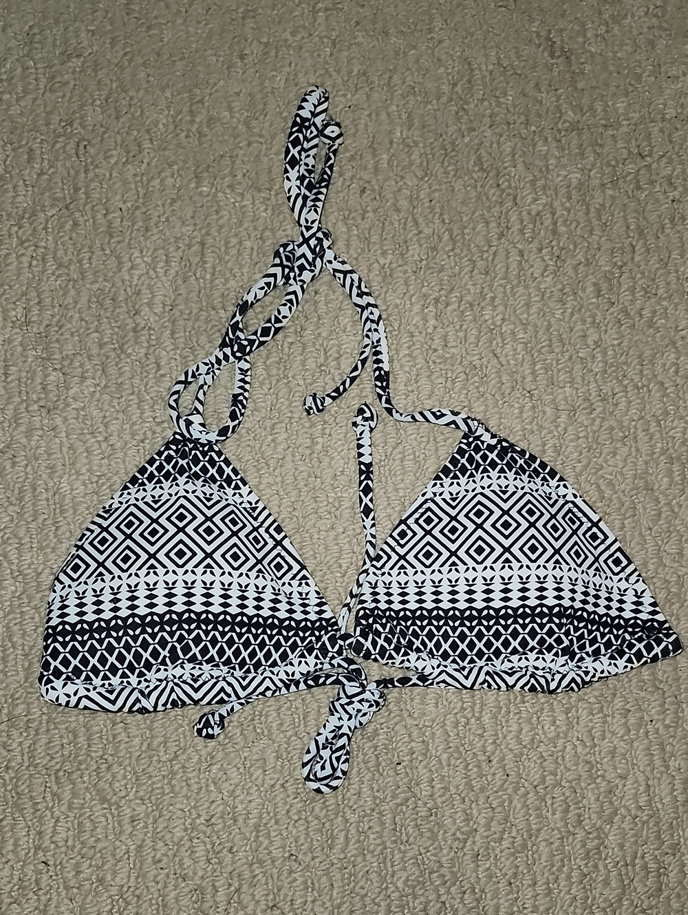 ✨️NEW✨️ Victoria's Secret "The Itsy" Aztec Bikini Top ONLY - XS Black/White